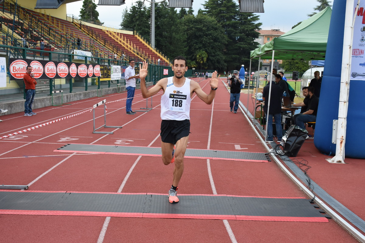 bamaarouf tarak vincitore dell'edizione 2016 della Maratonina di Biella