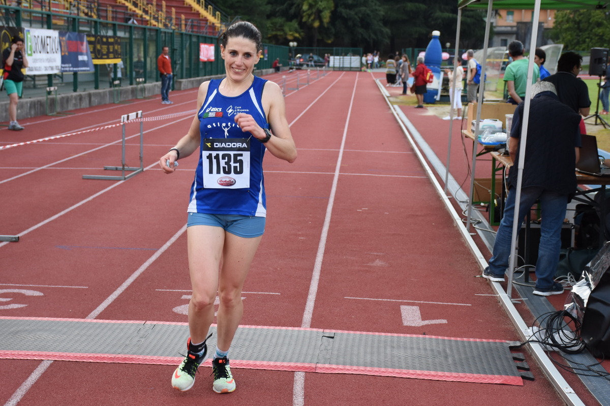 Lara Giardino vincitrice dell'edizione 2016 della maratonina di Biella
